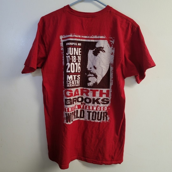 Garth Brooks Winnipeg tour shirt - Picture 3 of 3